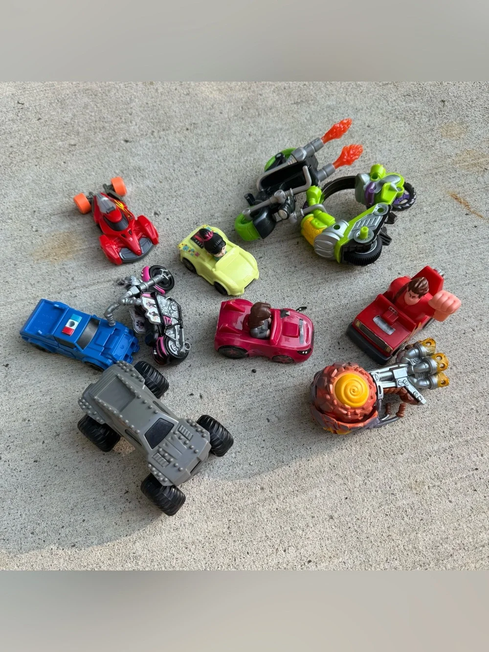118pc Hot Wheels Diecast Toy Car Lot Loose Cars Mixed Vehicles Collectible Bulk